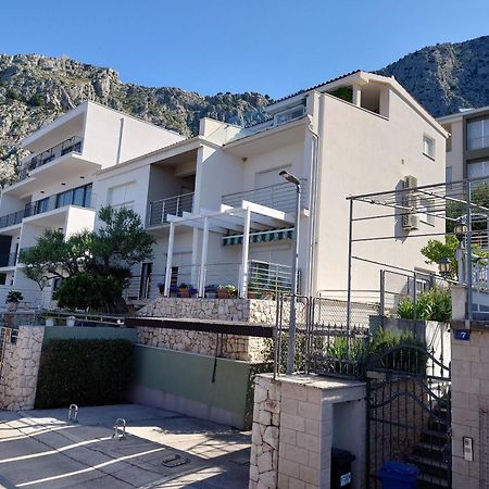 Apartment Sreta Omiš Exterior foto